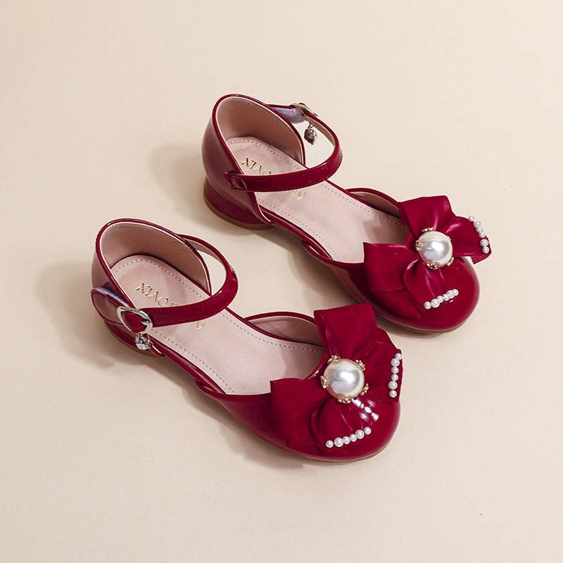 Red bow elegant shoes
