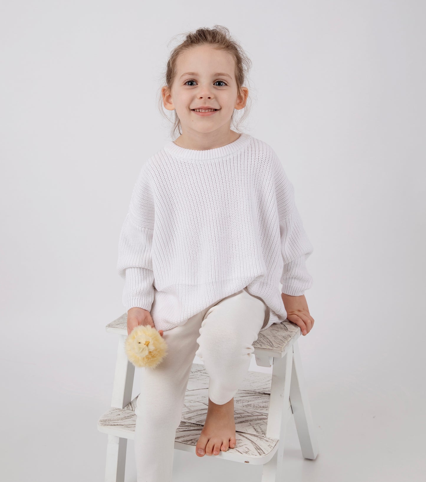 OVERSIZED KNIT SWEATER IN WHITE