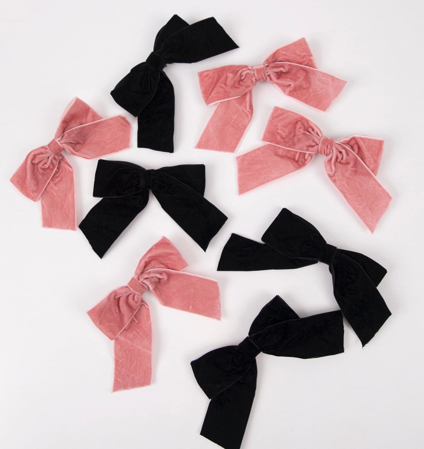 BLACK VELVET BOW